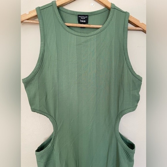 Nicole Williams English Bar III Cutout Ribbed Bodysuit Green(Size L) - Picture 6 of 11